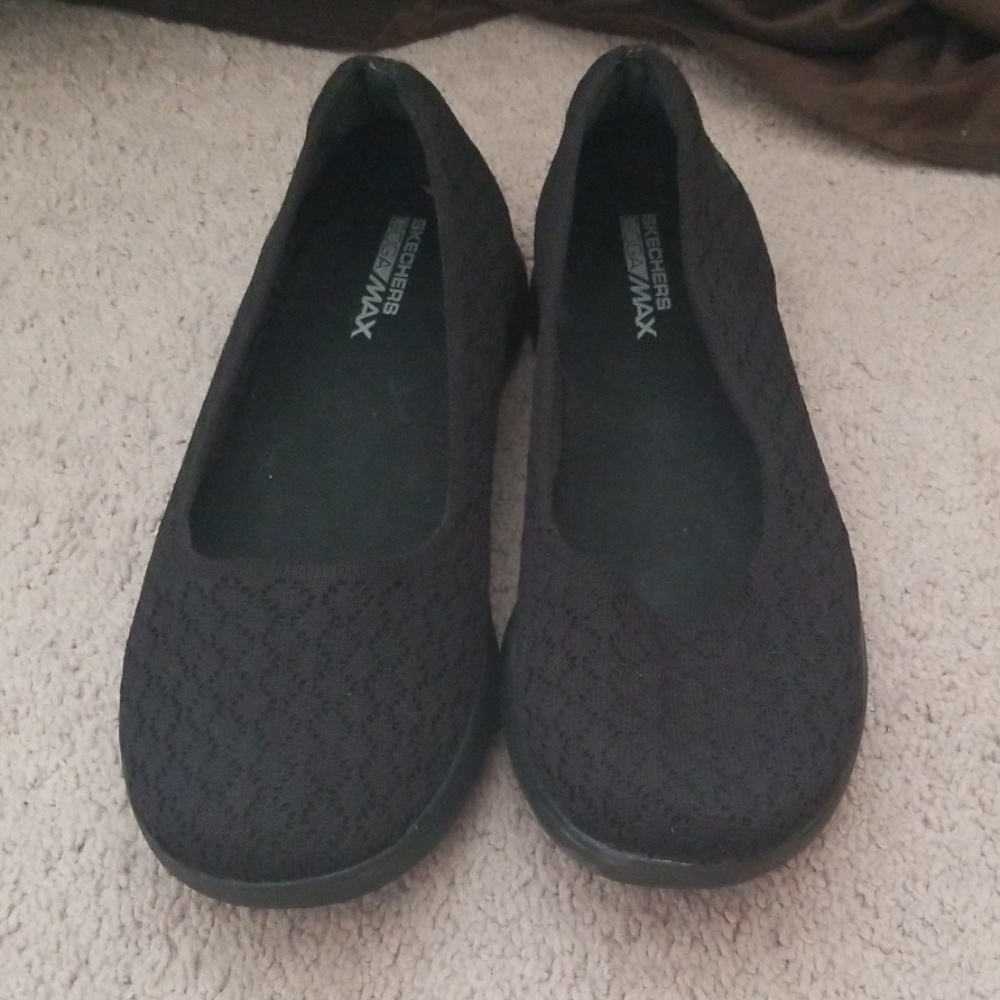 Sketchers slip-ons